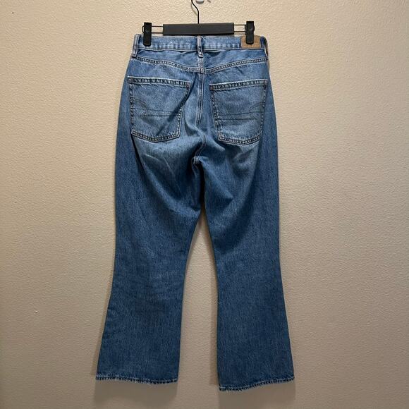 American Eagle Highest Rise 90's Flare Distressed Jeans Denim Medium Wash Sz 6 - Picture 3 of 9